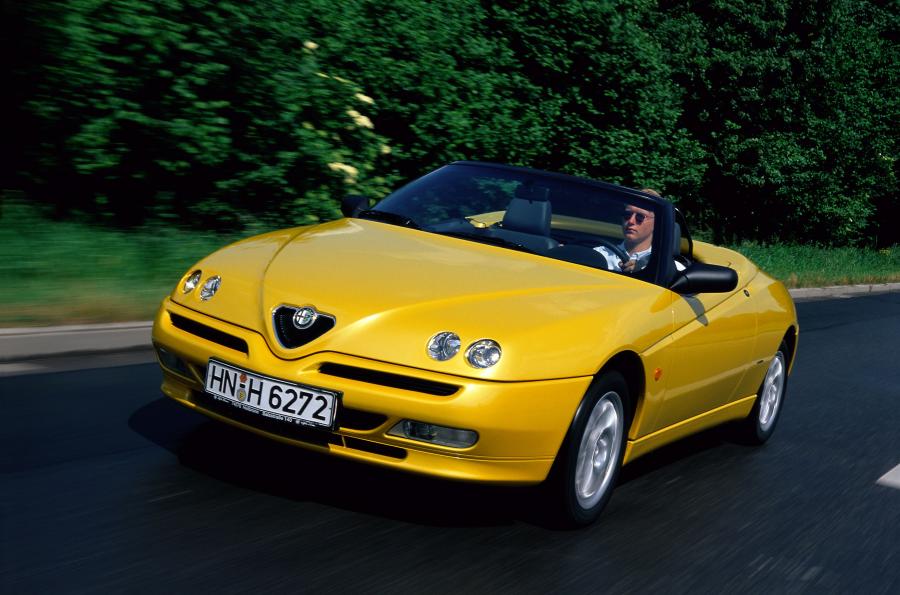  Alfa Romeo Spider (916S) 1998 года  (фото 1 из 12)